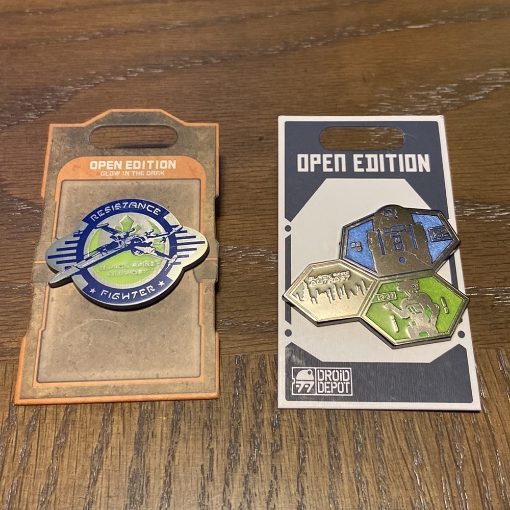 Disney Star Wars Open Edition Droid Depot and Resistance Fighter Pins 2 NEW
